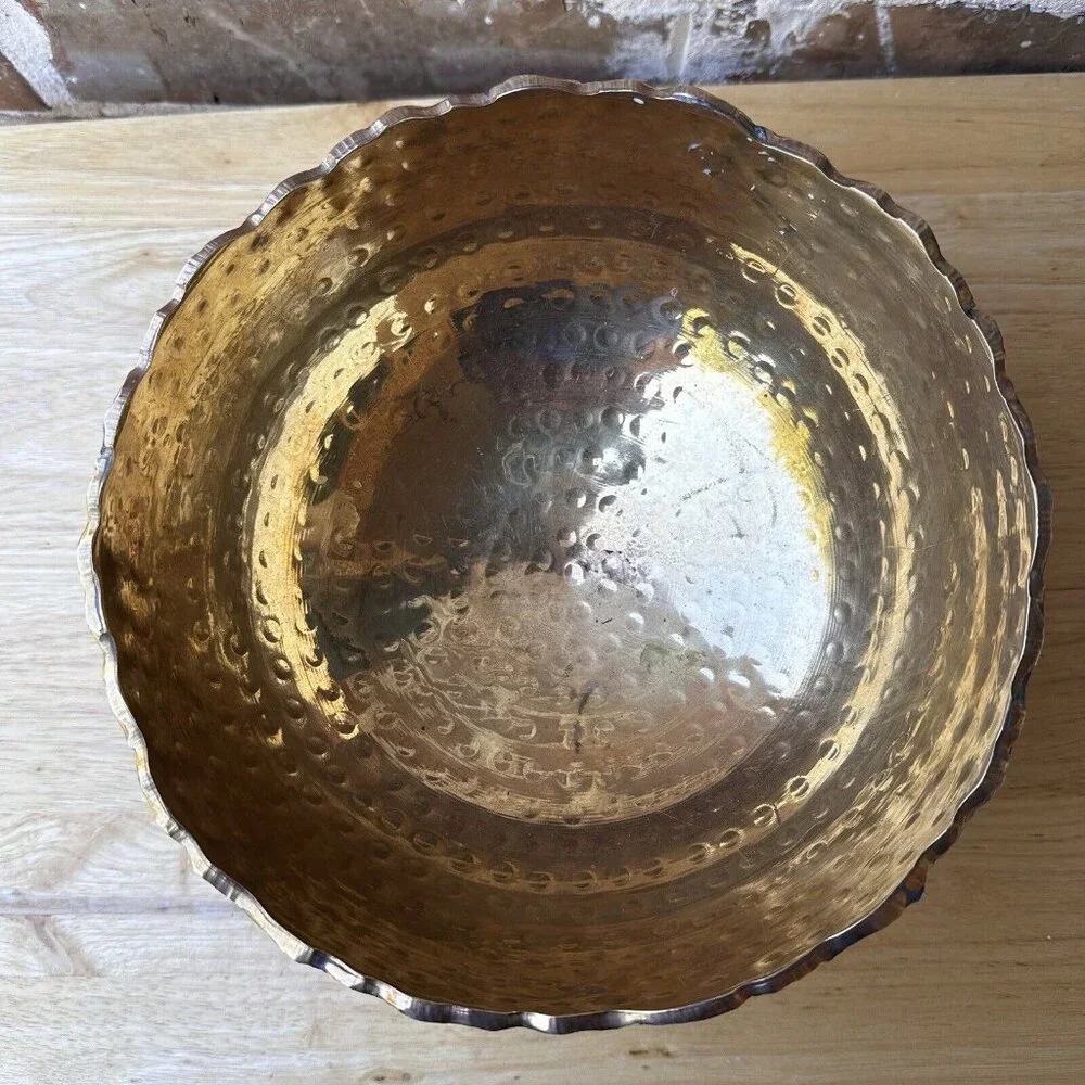 Vintage‎ Centerpiece Yellow Brass Metal Bowl 8 Inch Grapes Leaves Edges Fruit